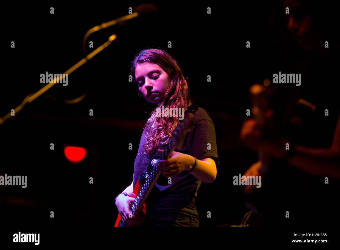 BARCELONA - Feb 8: lloran (banda) realiza en el Apolo el lugar el 8 de febrero de 2015 en Barcelona, España. Foto de stock