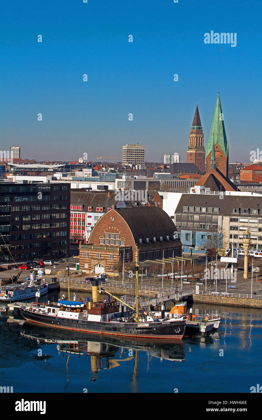 El puerto de Kiel, Alemania; Schleswig- Holstein; Kiel Kiel; F?rde; puerto;  ratonero, barco museo, ice-breaker, tonelada-casualmente, mercado cubierto;  turismo; c Fotografía de stock - Alamy