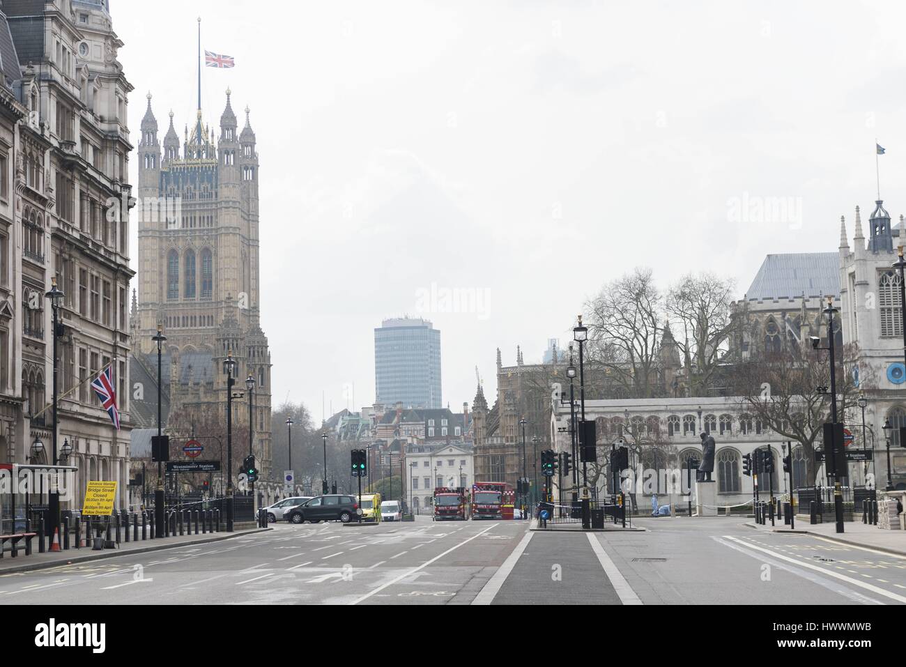 Londres, Grossbritannien. 23 Mar, 2017. Investigación continúa el día después del ataque terrorista en el corazón de Londres, Westminster. Londres 23/03/2017 | Verwendung weltweit/picture alliance Crédito: dpa/Alamy Live News Foto de stock
