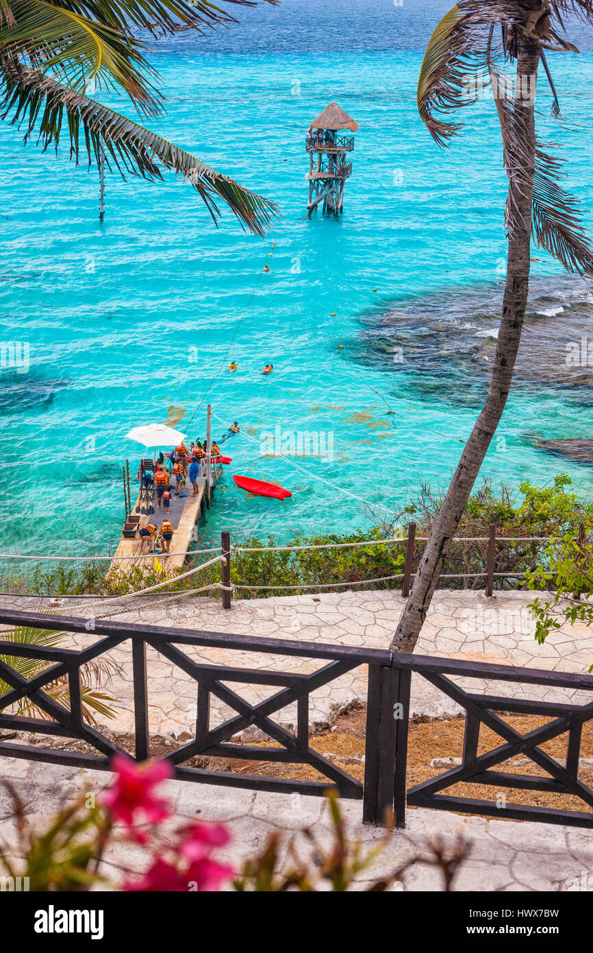 Canopy, kayak y esnórquel en Grafon parque en Isla Mujeres, México Foto de stock