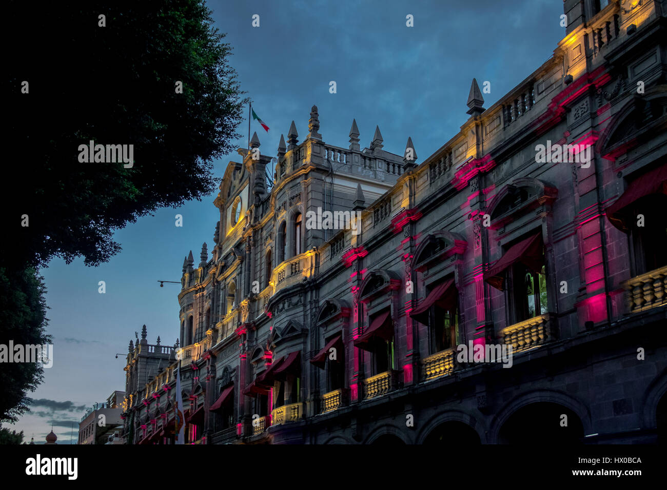 Palacio Municipal de noche Puebla, México Fotografía de stock Alamy