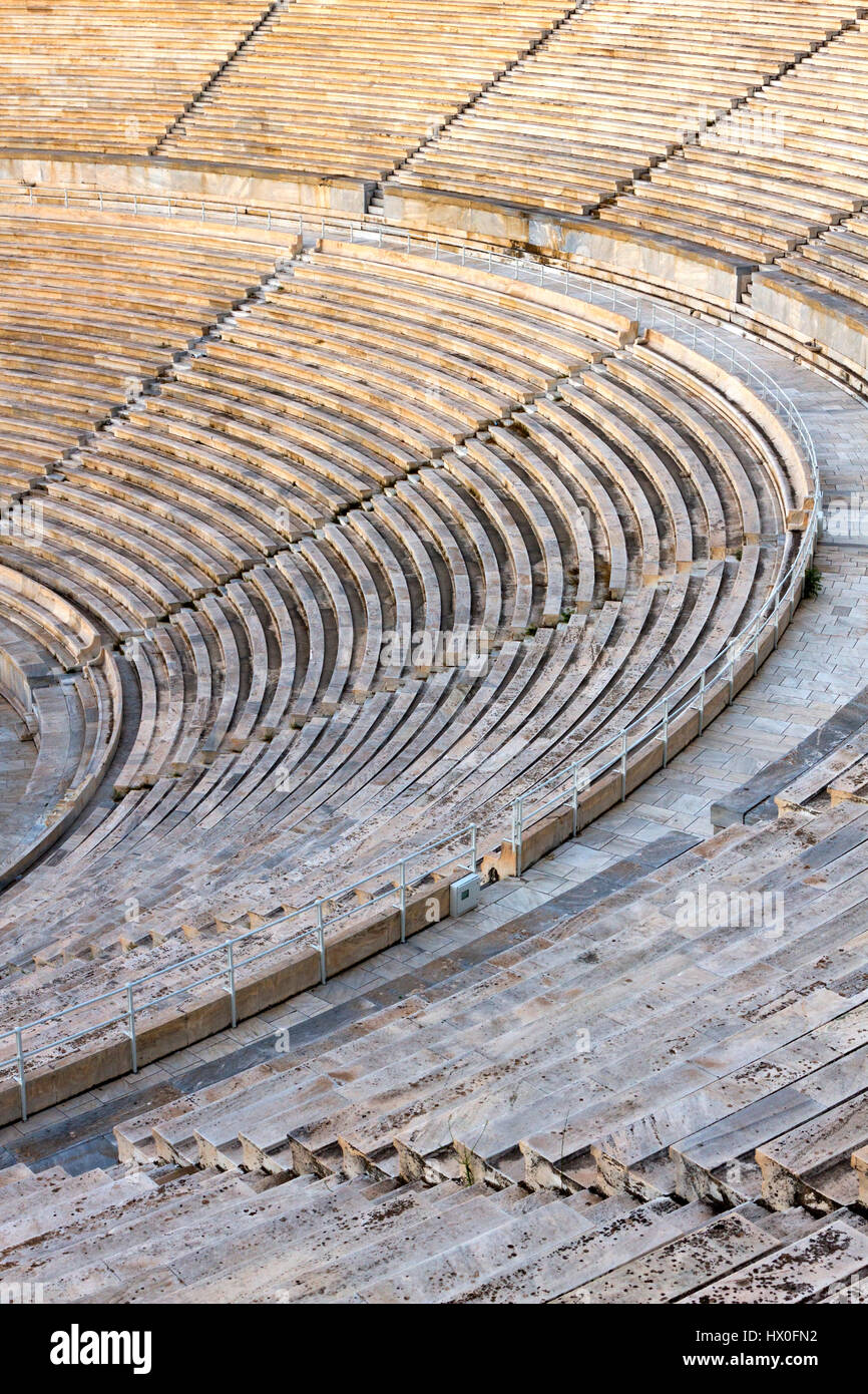 Vista parcial de la Panathenaic Stadium, también conocido como Kallimarmaro en Atenas, Grecia. Es el único estadio en todo el mundo a ser construido enteramente de mármol. Foto de stock