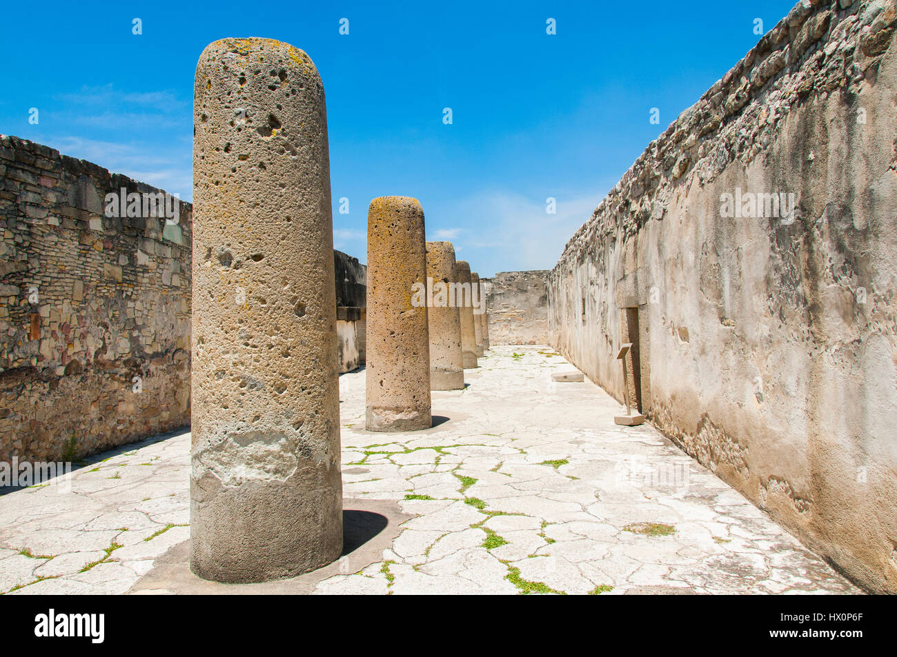 Grupo de columnas, ruinas Palast Mitla, Oaxaca, México Foto de stock