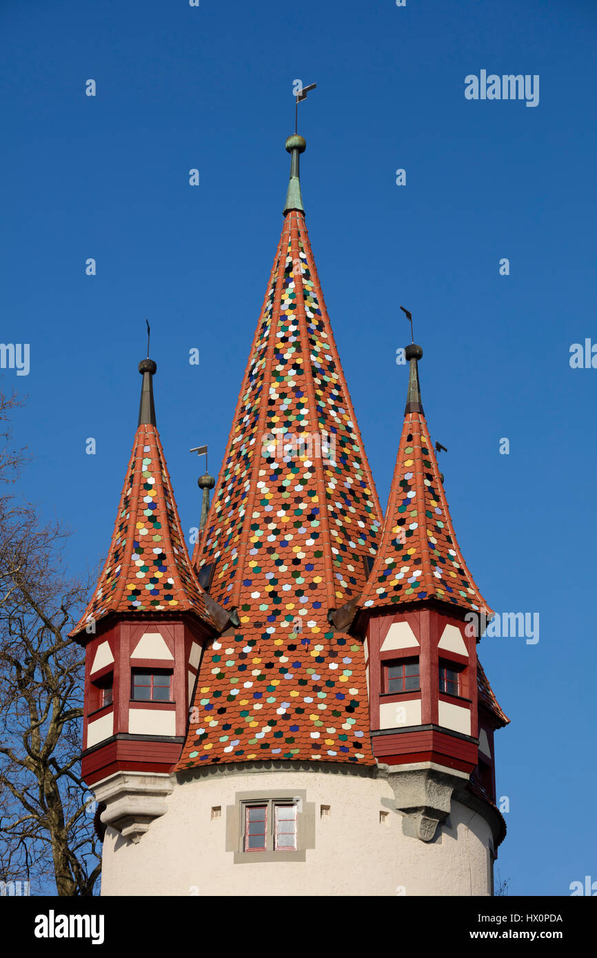 Techo de color sobre Diebsturm, Torre, Lindau, el lago de Constanza, Baviera, Alemania Foto de stock
