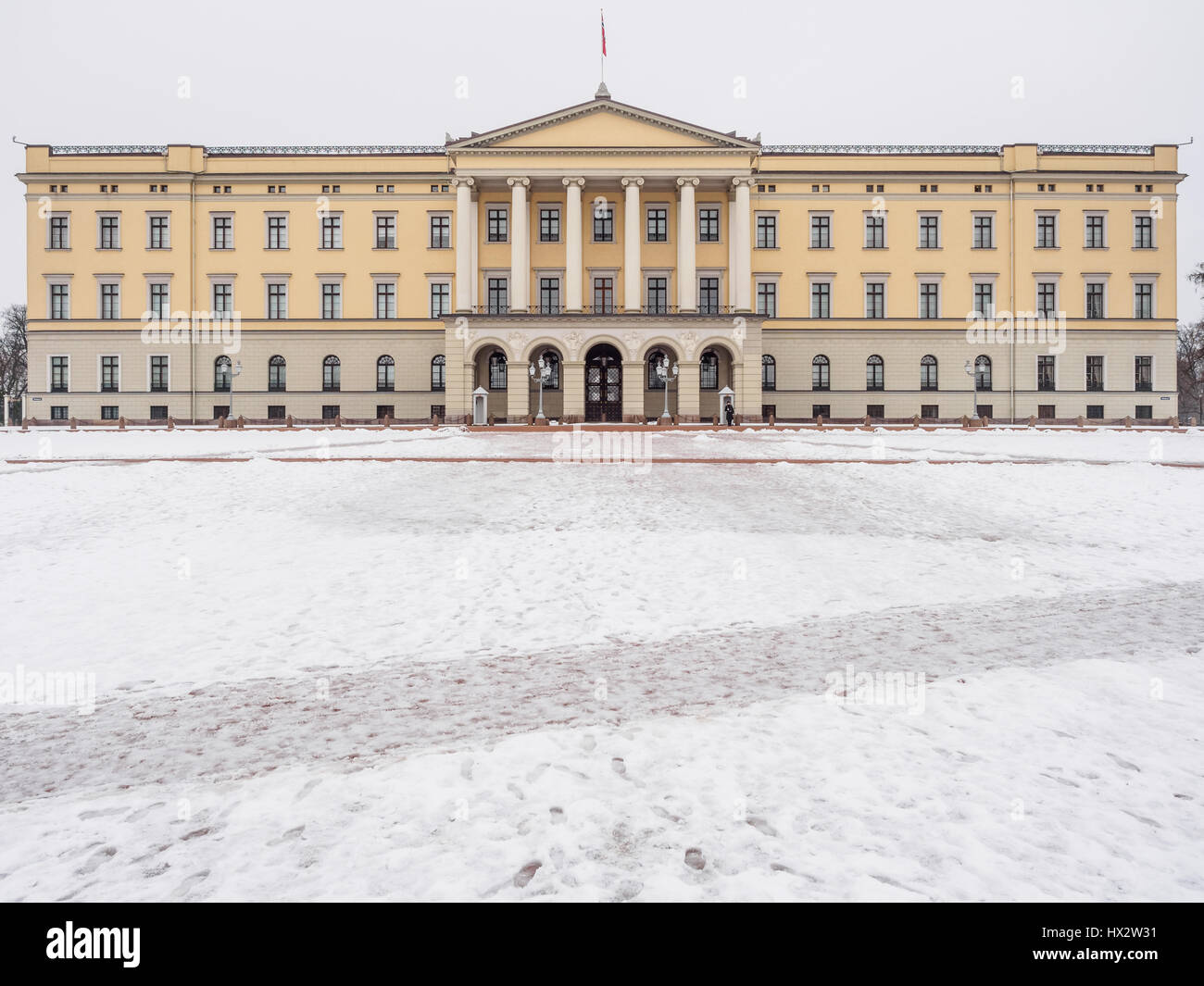 Palacio real en Oslo Noruega Foto de stock