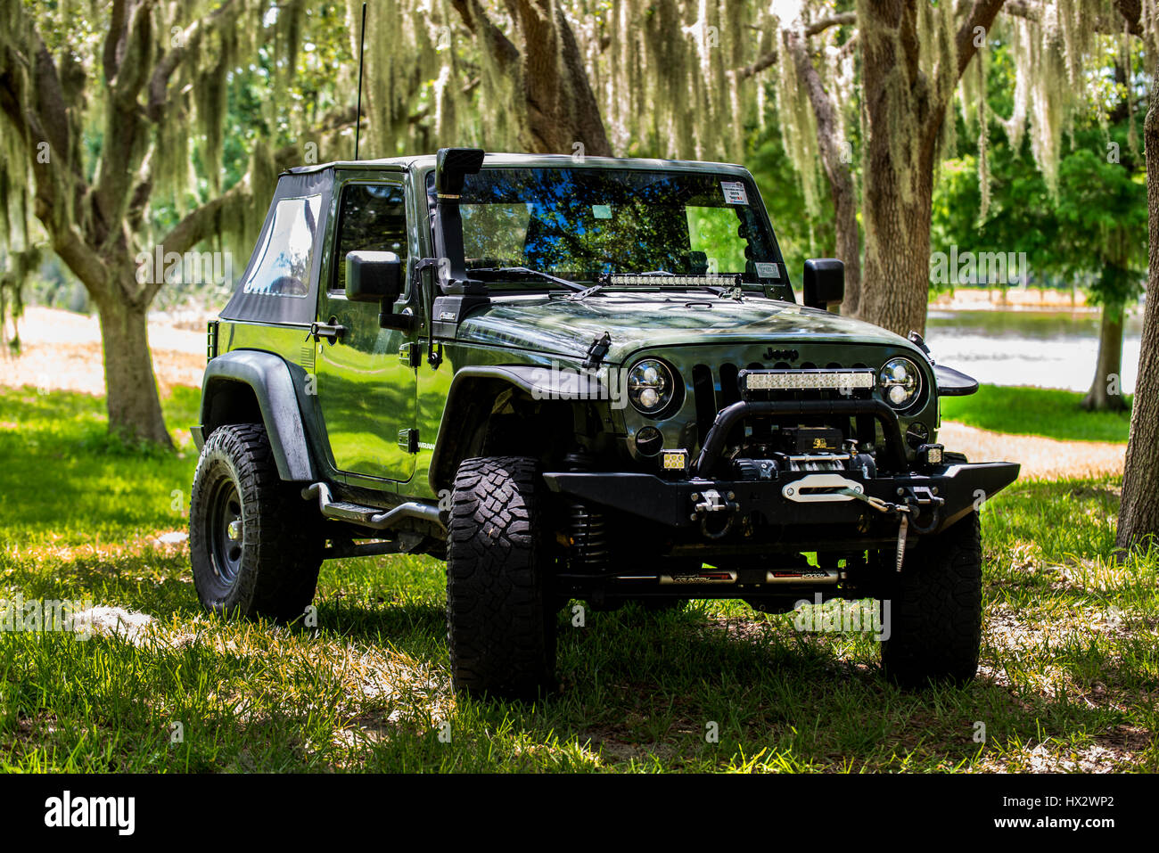 Jeep modificado fotografías e imágenes de alta resolución - Alamy