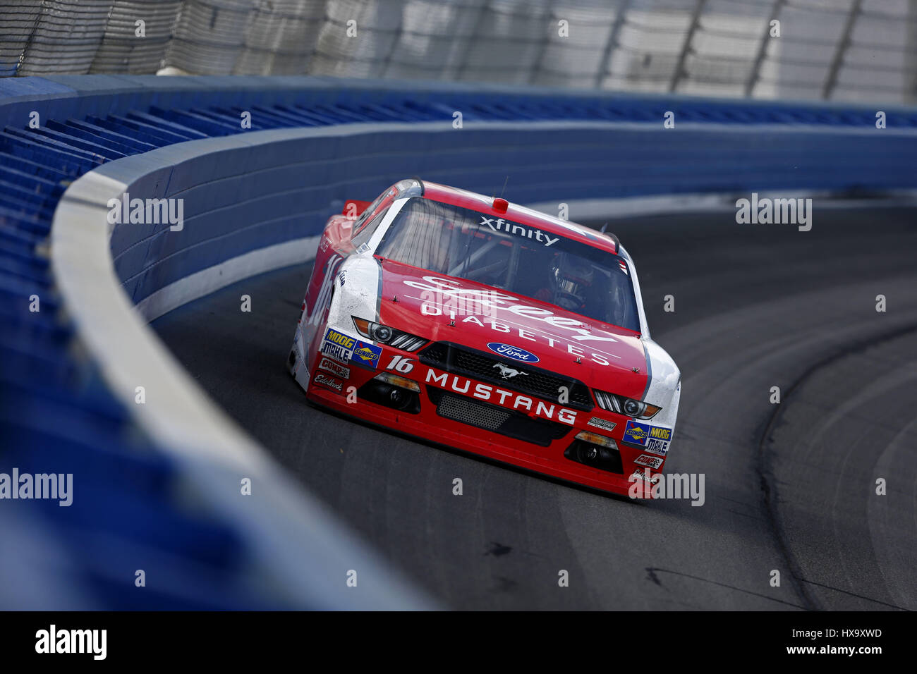 Fontana, California, Estados Unidos. 25 Mar, 2017. Marzo 25, 2017 - Fontana, California, EE.UU.: Ryan Reed (16) las batallas por la posición durante la serie NASCAR Xfinity NXS 300 en Auto Club Speedway en Fontana, California. Crédito: Justin R. Noe Inc Asp/Asp/Zuma alambre/Alamy Live News Foto de stock