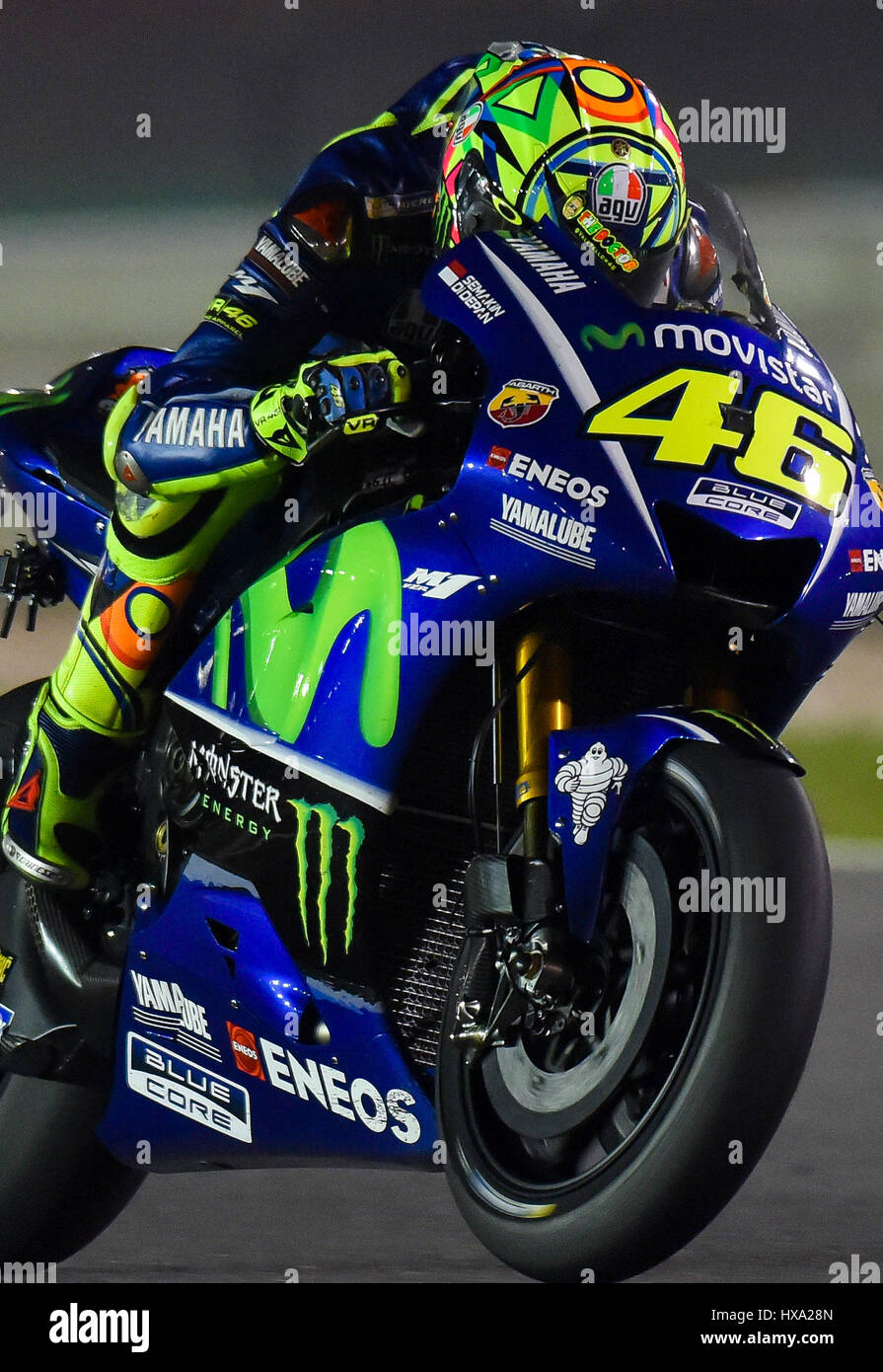 Doha, Qatar. 26 Mar, 2017. Movistar Ciclista italiano de MotoGP Yamaha  Valentino Rossi dirige su bicicleta durante la última carrera del 2017 FIM  MotoGP Gran Premio de Qatar, en el Circuito Internacional