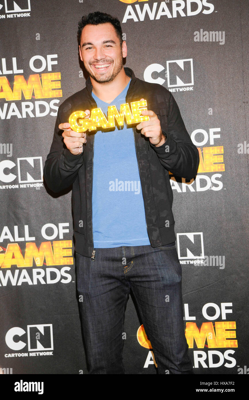 Joseph Fauria atiende Cartoon Network's Hall de Game Awards sala de prensa en Barker Hangar el 15 de febrero de 2014 en Santa Mónica, California. Foto de stock