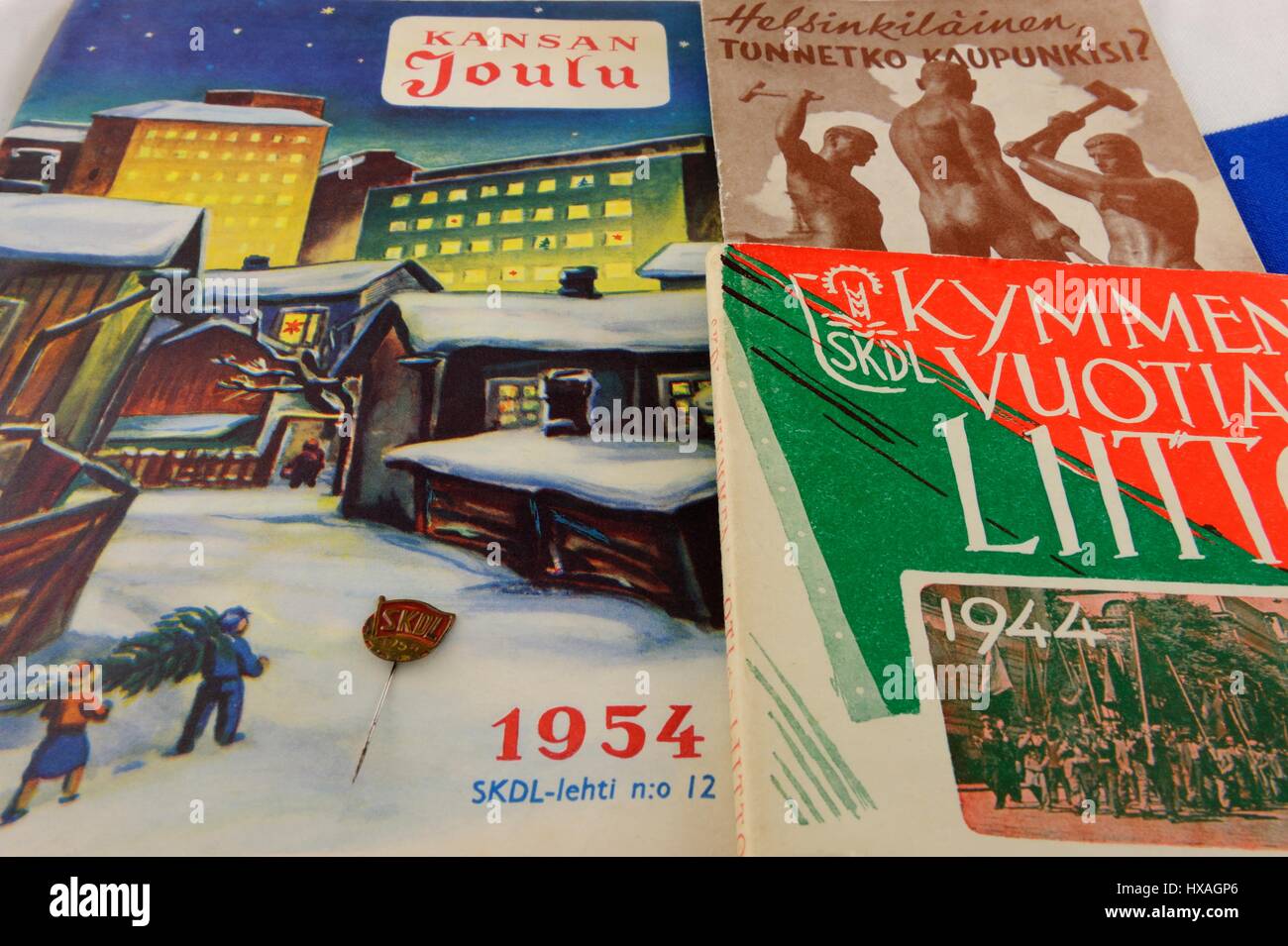 El pueblo finlandés de Unión Democrática (SKDL) fundada en 1944, celebra 10 años de aniversario en 1954. Kansan Joulu 1954, la Navidad de la gente- m Foto de stock