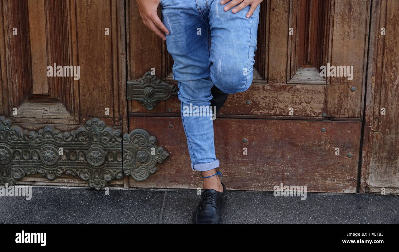 Piernas de hombre fotografías e imágenes de alta resolución Alamy