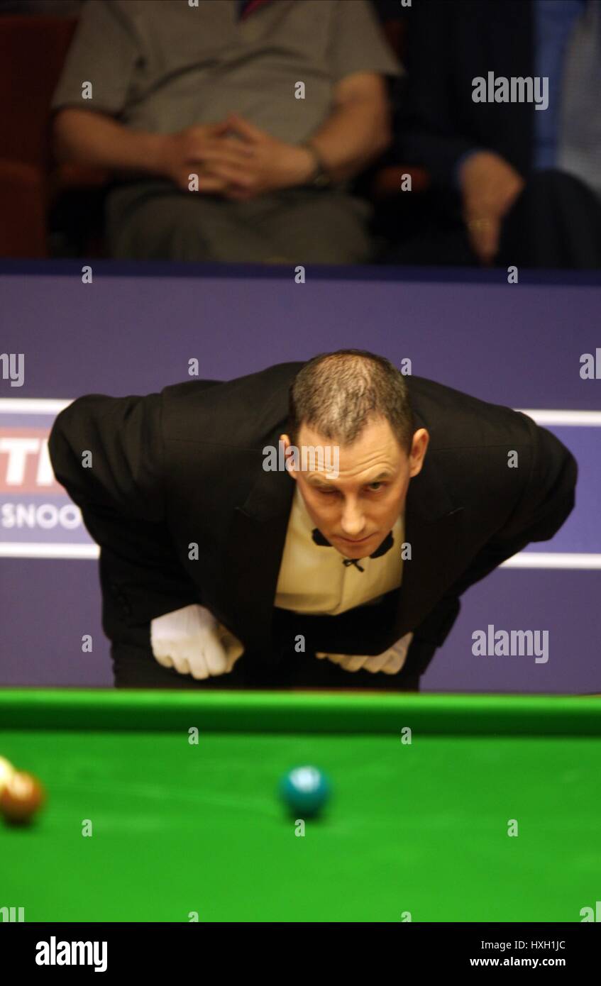 PAUL COLLIER SNOOKER árbitro el crisol Sheffield, Inglaterra el 20 de