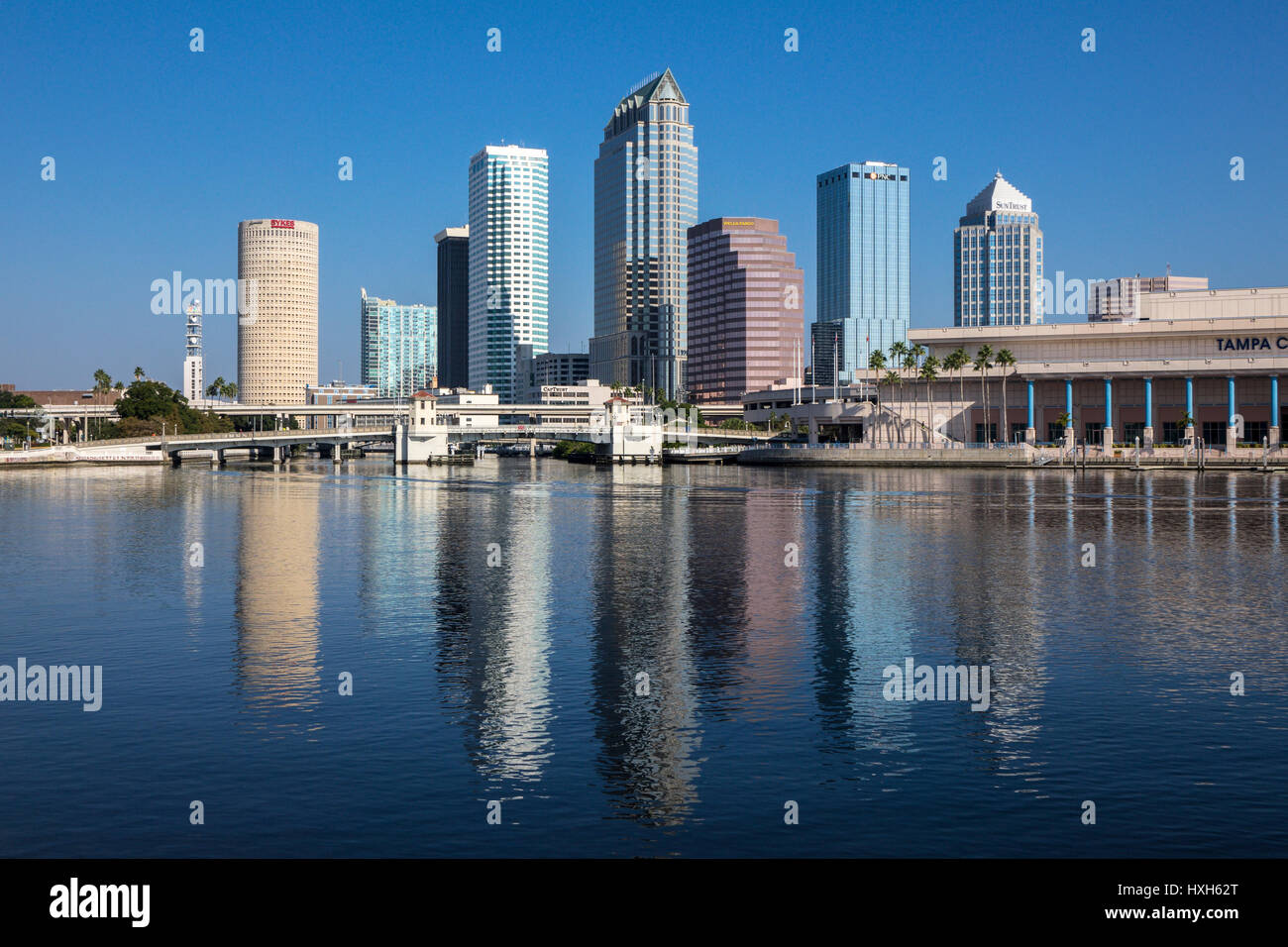 El distrito de negocios del horizonte de Tampa, Florida, EE.UU. Foto de stock