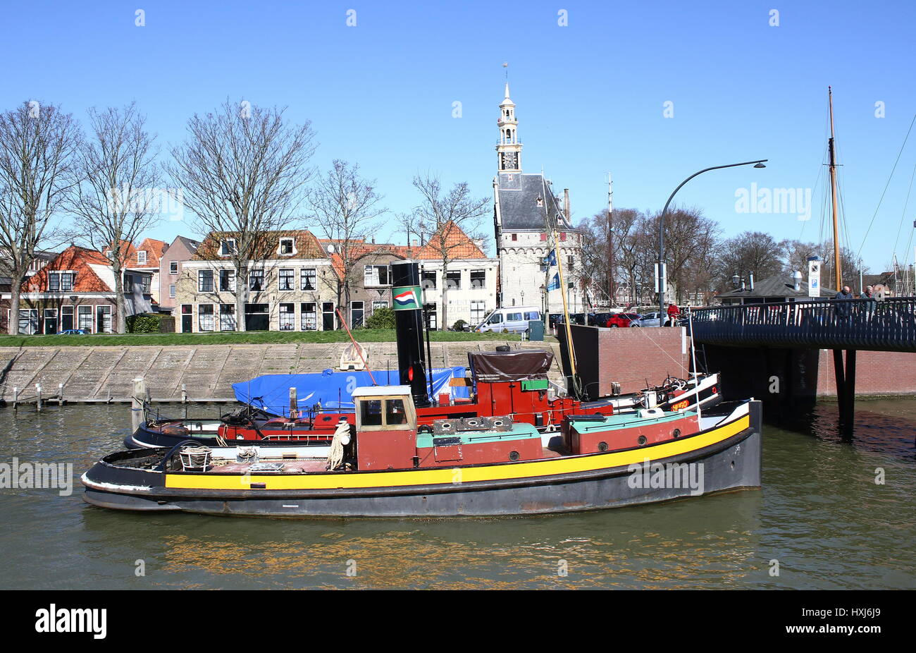 Siglo XVI Hoofdtoren ('main torre), último vestigio de la muralla que rodea el casco antiguo de la ciudad de Hoorn, Holanda Septentrional, Países Bajos. Foto de stock