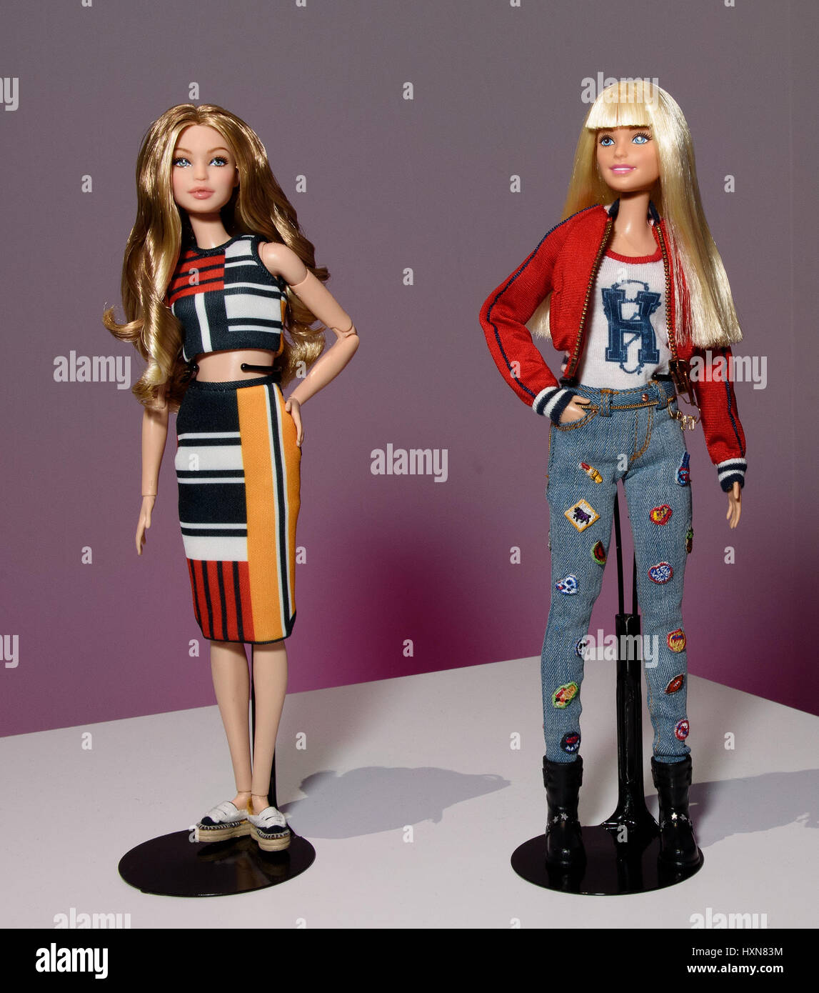 New York Toy Fair 2017 Featuring: Mattel Barbie Dolls-Gigi Hadid y Tommy  Hilfiger Doll donde: Nueva York, Estados Unidos Cuándo: 18 Feb 2017  Fotografía de stock - Alamy