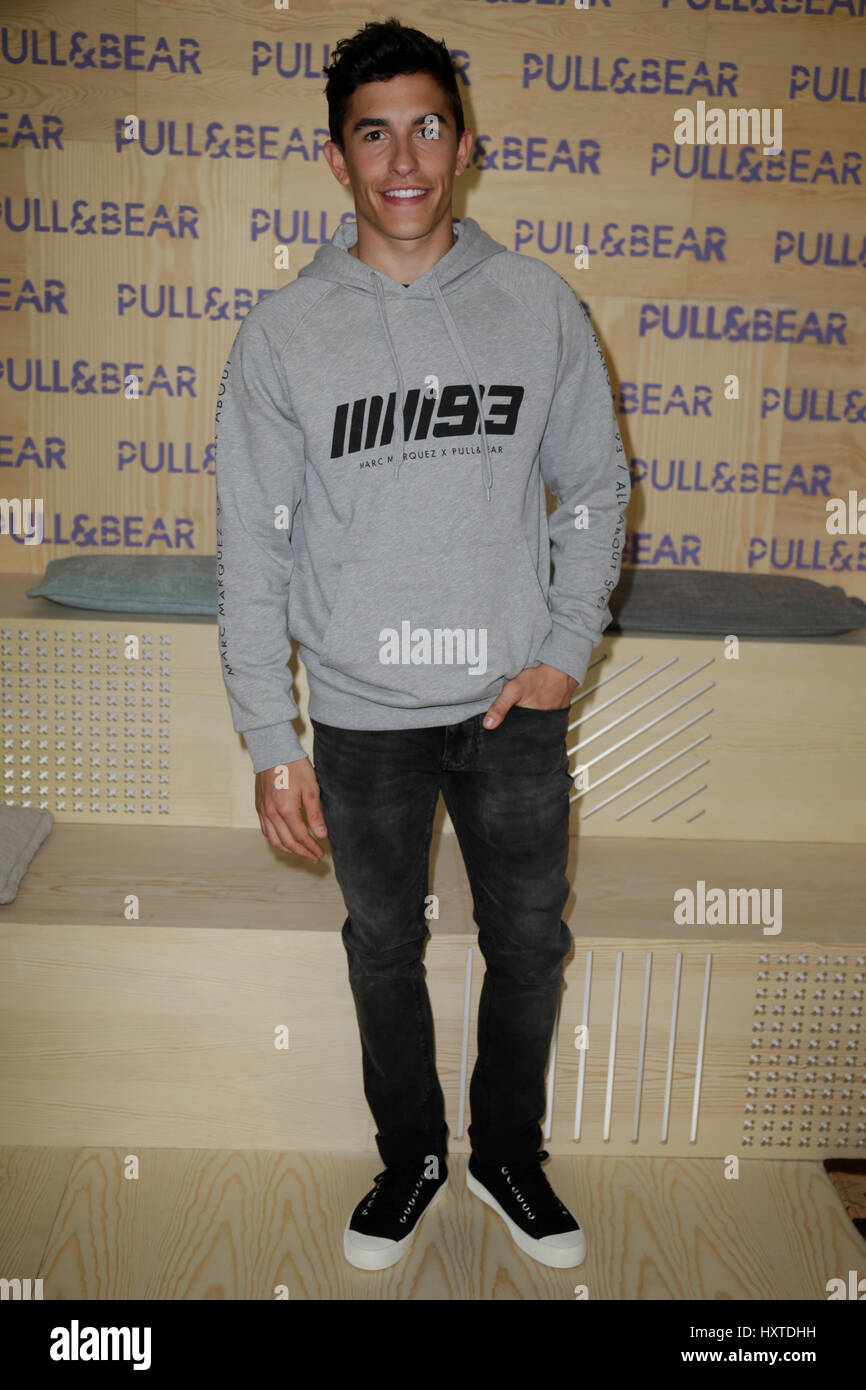 Madrid, España. 30 Mar, 2017. Rider Moto GP Marc Márquez durante el  photocall presentación de la colección se ha diseñado con Pull \u0026 Bear en  Madrid Jueves, 30 de marzo de 2017.