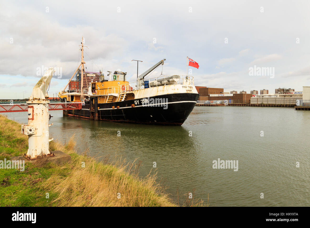 En Grimsby, Inglaterra - 14 de marzo: el 'tigre' Ross lateral tradicional winder pesca buque arrastrero, convertida en museo barco. Alexandra dock. En Grimsby, no Foto de stock