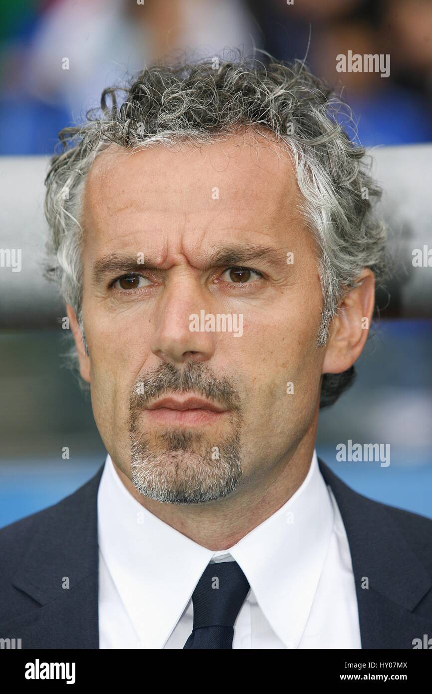 Donadoni italy fotografías e imágenes de alta resolución - Alamy