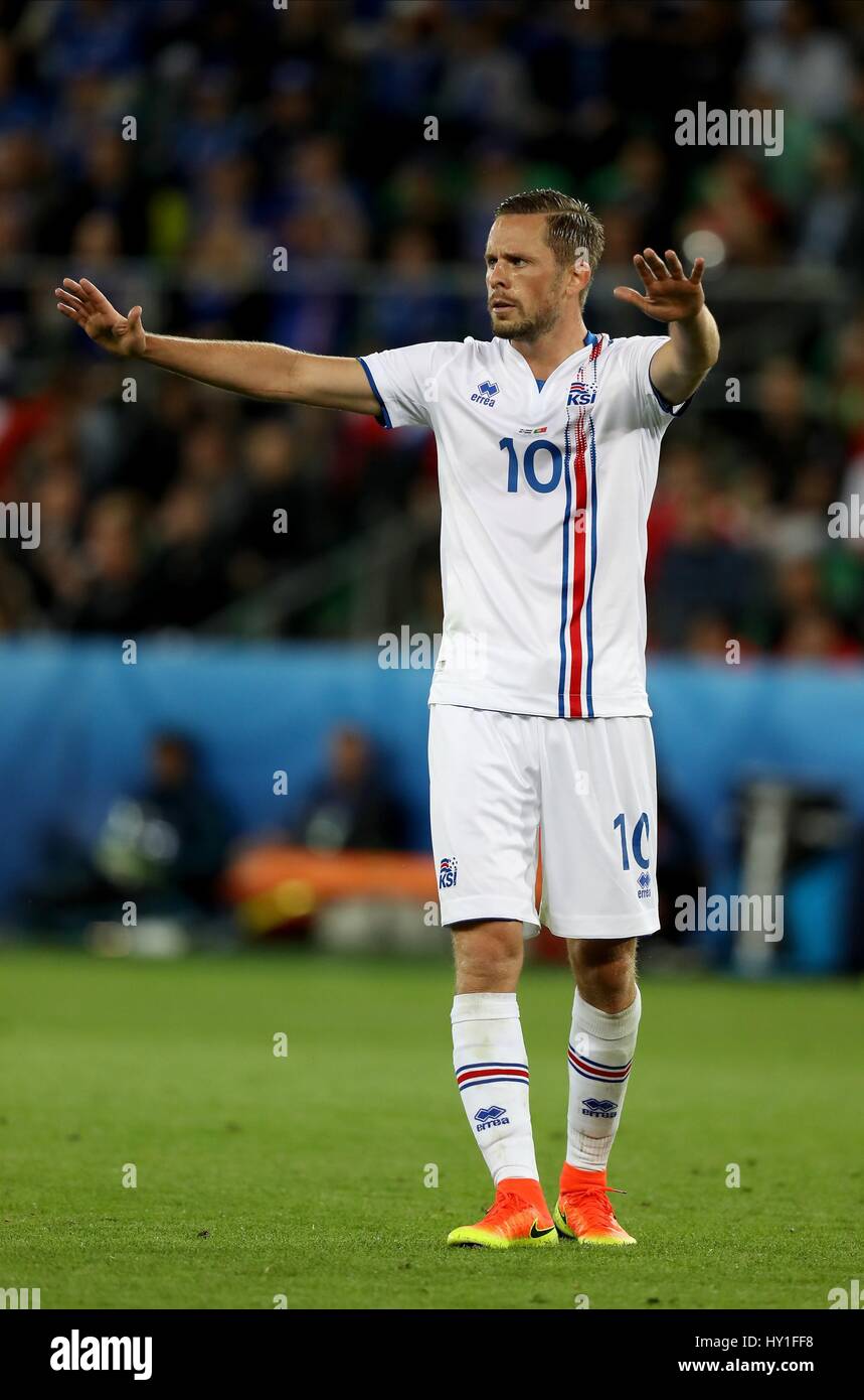 Gylfi Sigurdsson Islandia Stade Geoffroy Guichard Saint Etienne Francia 14 De Junio De 2016 Fotografia De Stock Alamy