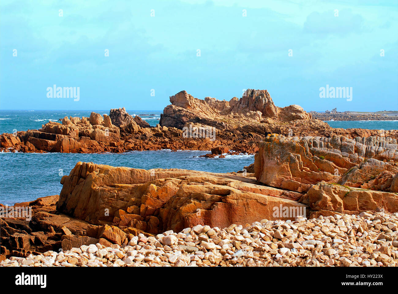 Imagen de paisaje de la costa rocosa de Guernsey Foto de stock