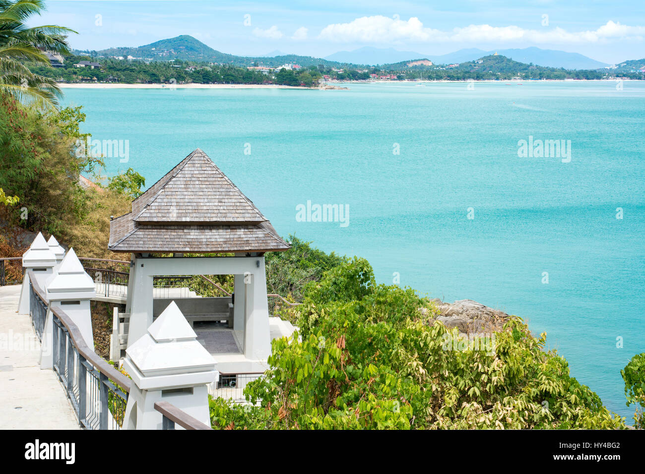 Punto de vista sobre el horizonte tropical de la isla de Samui en Tailandia Foto de stock