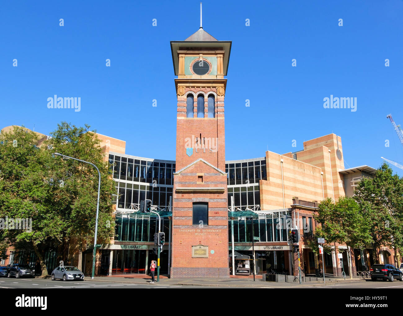 La UTS (Universidad de Tecnología, Sydney) Haymarket Campus - biblioteca universitaria y la torre del reloj. Quay Street, Ultimo. La arquitectura en la universidad australiana Foto de stock