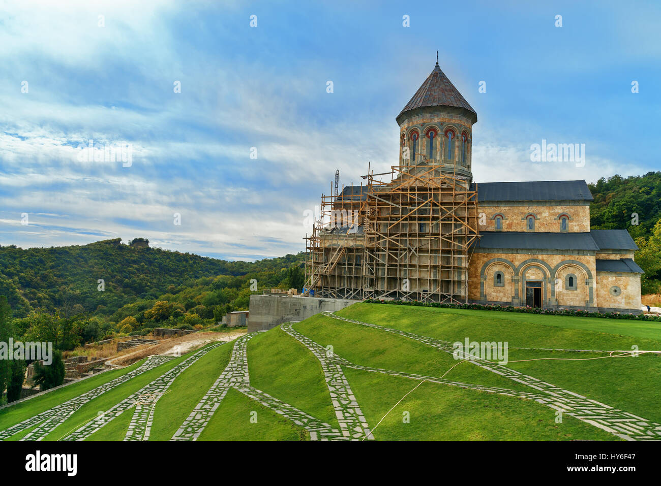 La iglesia de St.Nino en el monasterio de Santa Nina en Bodbe. La catedral fue construida en el siglo IV, sobre la tumba de San Nino. Sighnaghi. La región de Kakheti. Georg Foto de stock