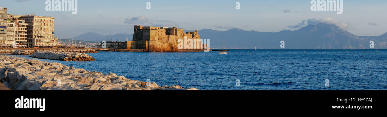 Bahía de Nápoles, Italia Foto de stock