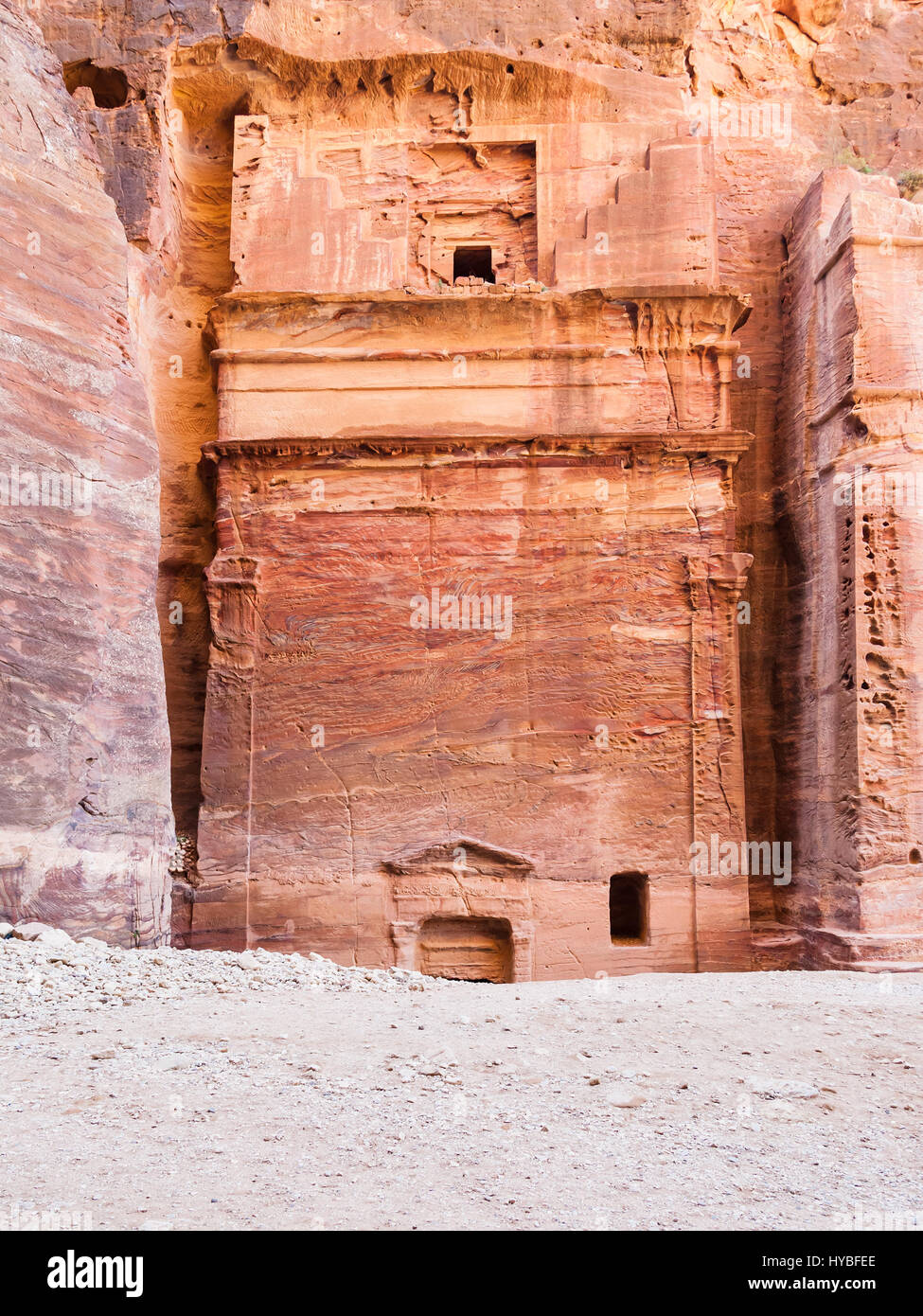 Viaje a Oriente Medio país Reino de Jordania - antiguo nabataean tumba en la ciudad de Petra. Foto de stock