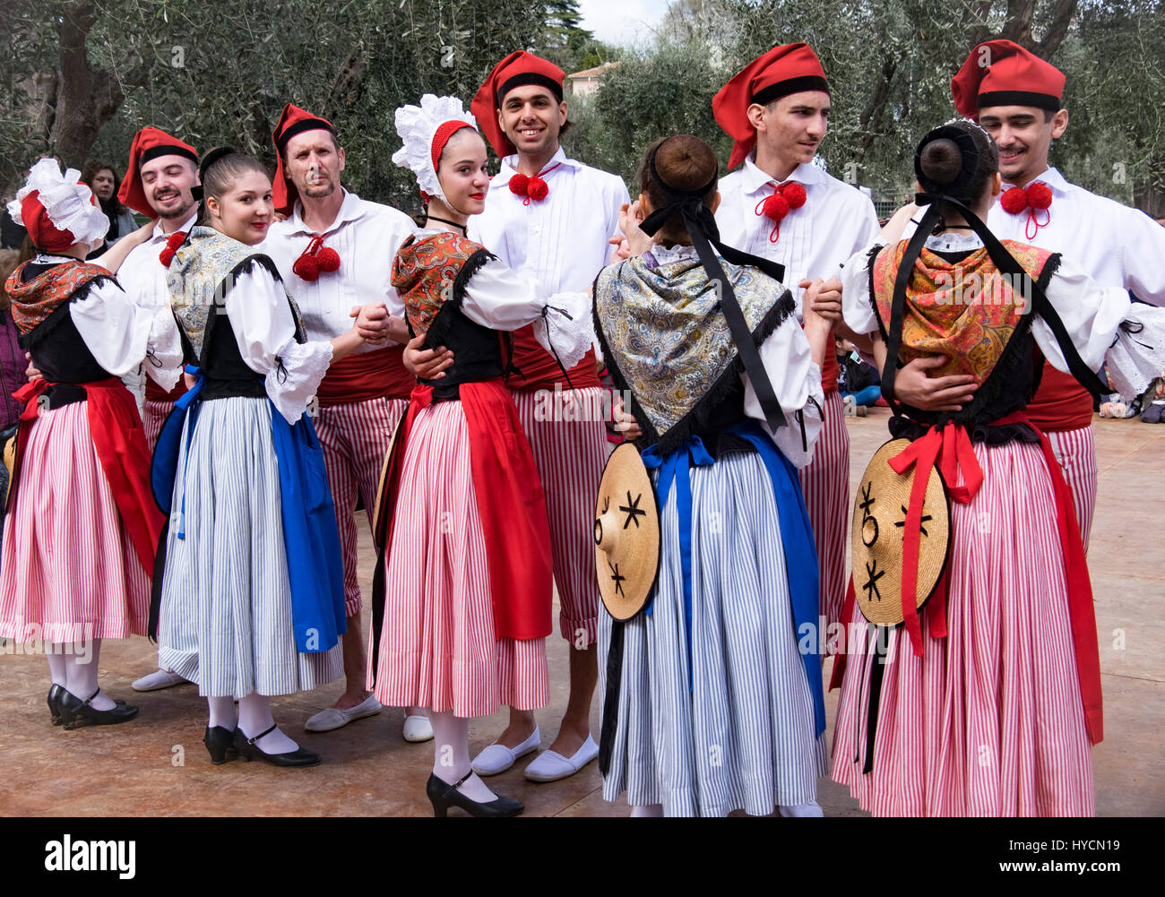 Alpargatas tradicionales fotografías e imágenes de alta resolución - Alamy