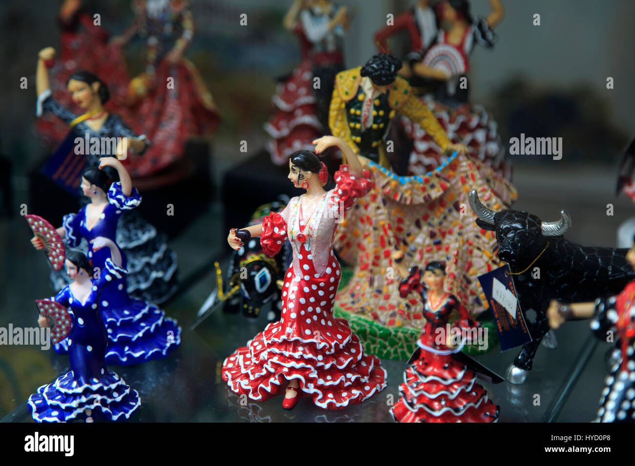 Las cifras del modelo de regalo en la tienda escaparate, Benidorm, España  bailarines de flamenco, corridas de toros matador Fotografía de stock -  Alamy