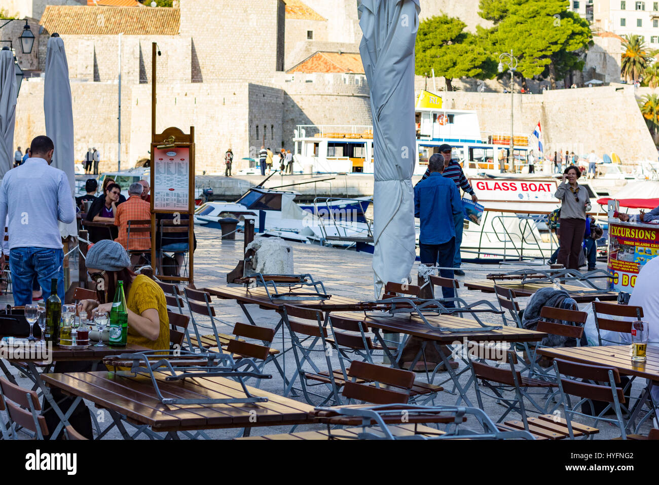 Marina en la ciudad vieja de Dubrovnik. Foto de stock