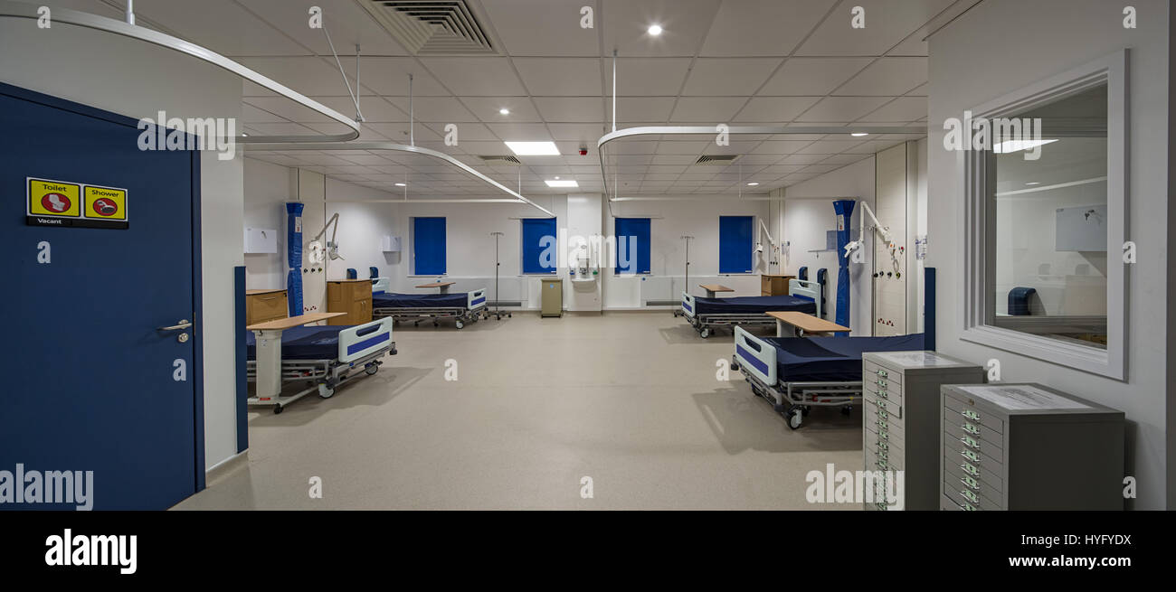 St Mary's Ward en el Luton & Dunstable Hospital. Foto de stock