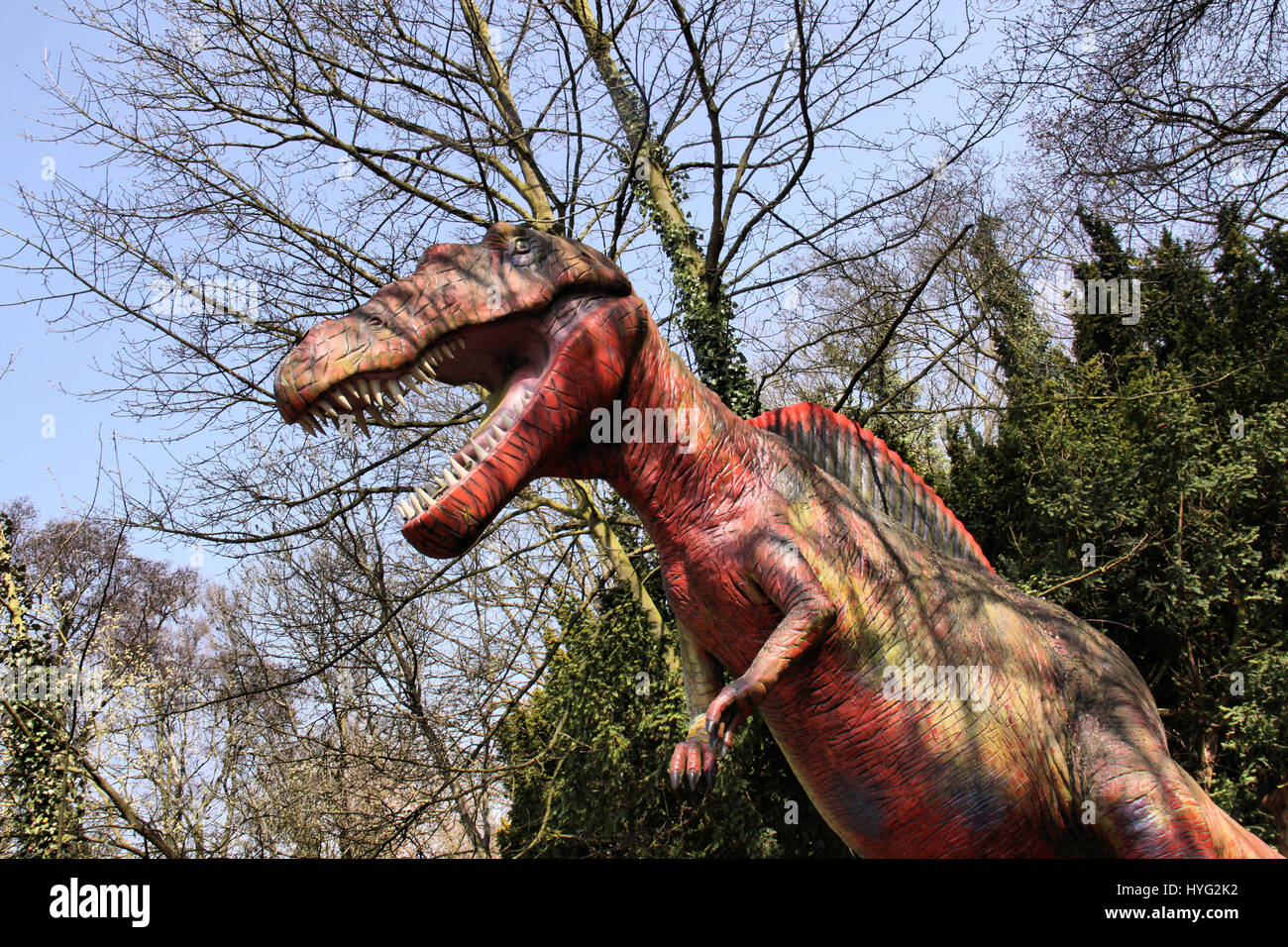 Eche un vistazo a la retro abandonado parque temático Reino Unido donde una  vez los dinosaurios caminaron sobre la tierra. Aunque no es un Parque  Jurásico, creepy fotografías muestran modelos y Estatuas