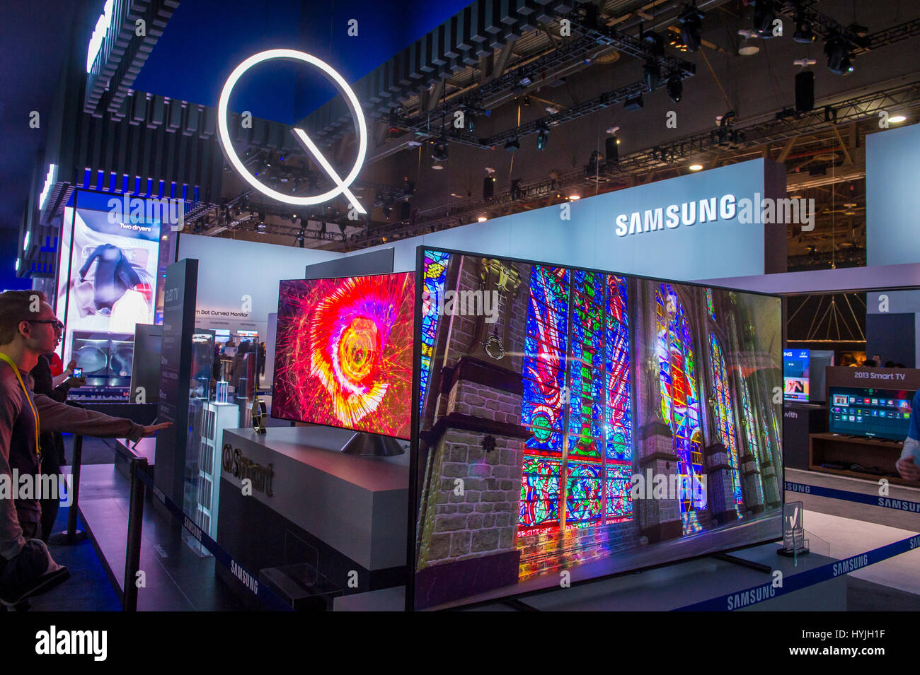 LAS VEGAS - Jan 08 : El stand de Samsung en el CES show celebrado en Las Vegas en enero 08 de 2017, el CES es el principal consumidor del mundo-electronics show. Foto de stock