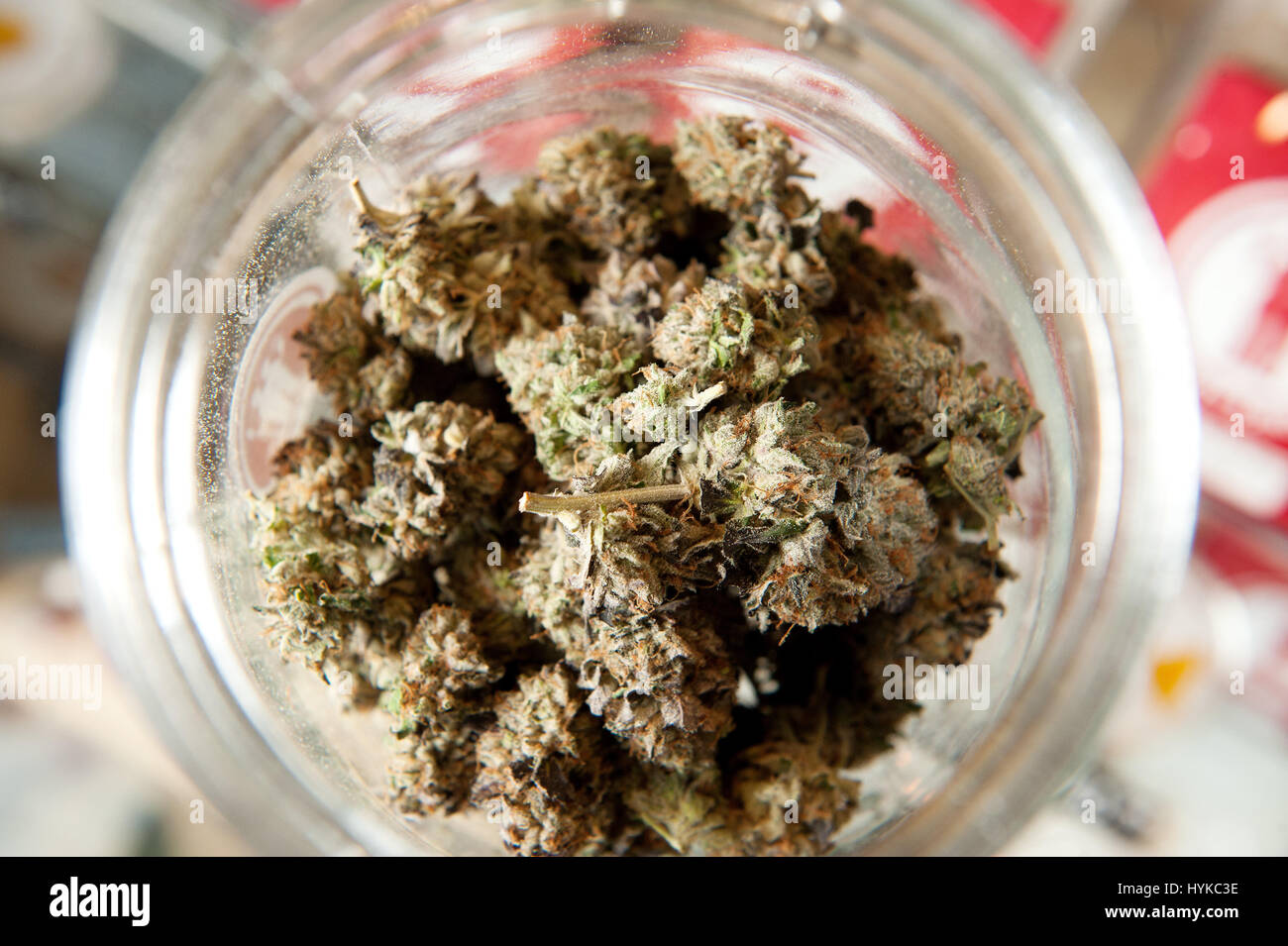 Una Jarra De La Galardonada Cannabis Lindsay Og En La
