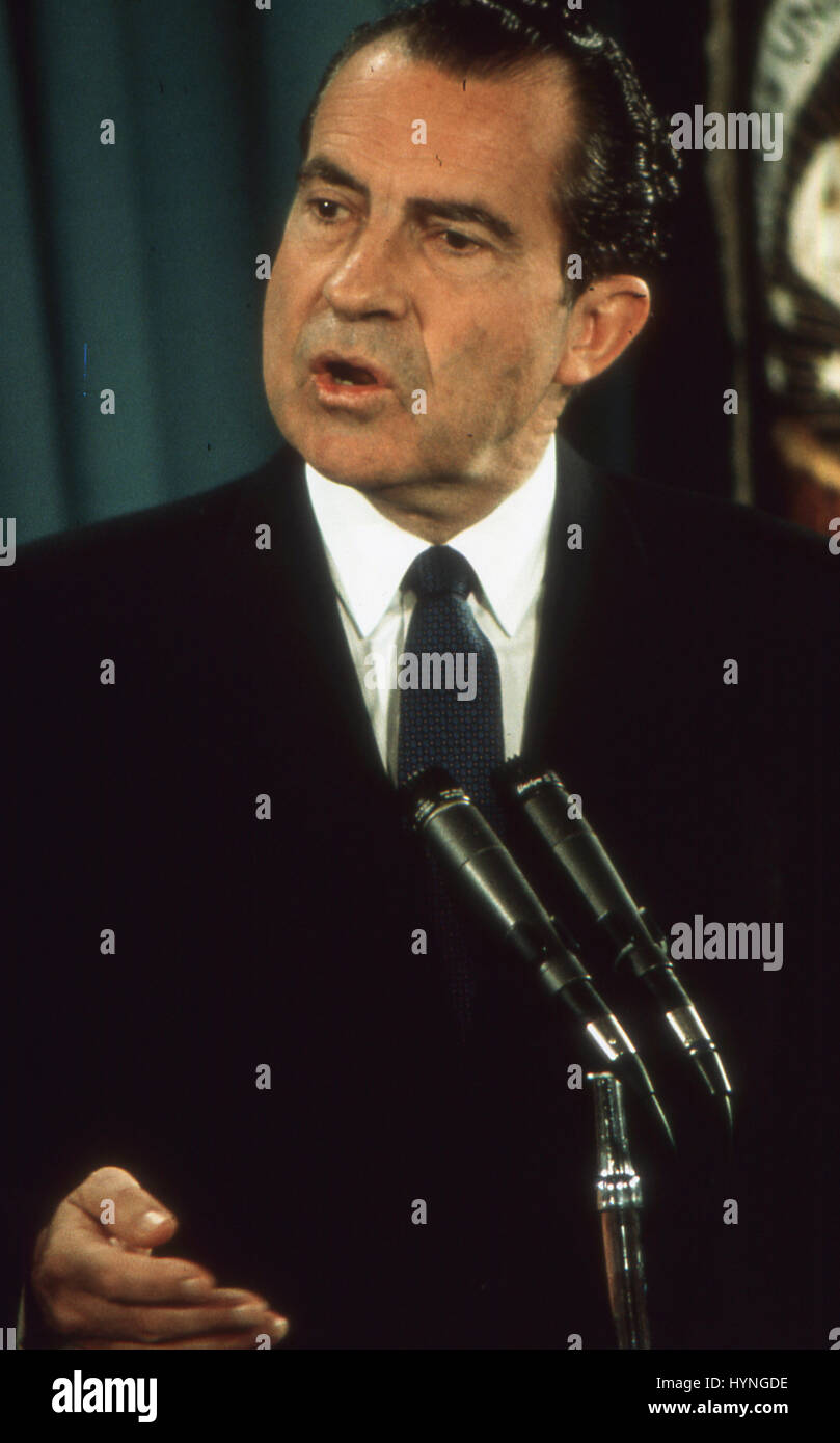 El Presidente Richard M. Nixon, hablando en una conferencia de prensa. Washington, DC, circa 1970. Foto de stock