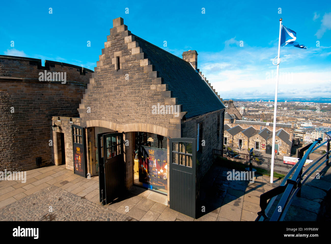 Vista de Edimburgo y el castillo. Foto de stock