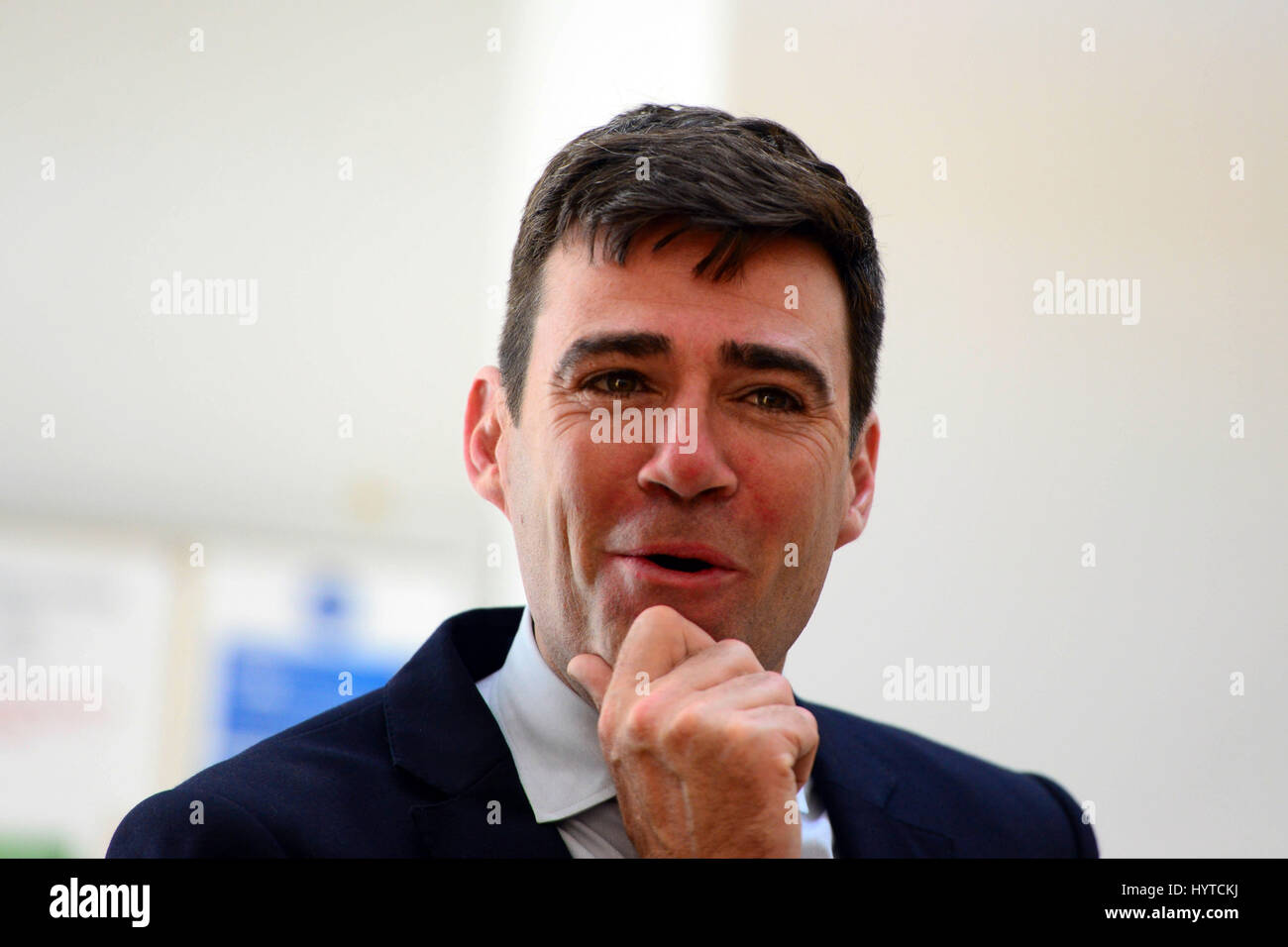 Liderazgo laboral contendiente Andy Burnham se dirige a un auditorio en Edimburgo Foto de stock