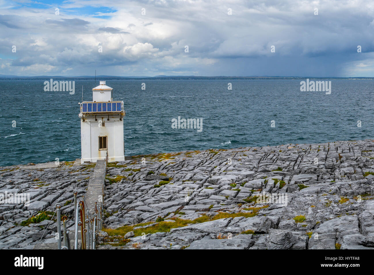 Faro de espinillas, Condado de Antrim, Irlanda Foto de stock