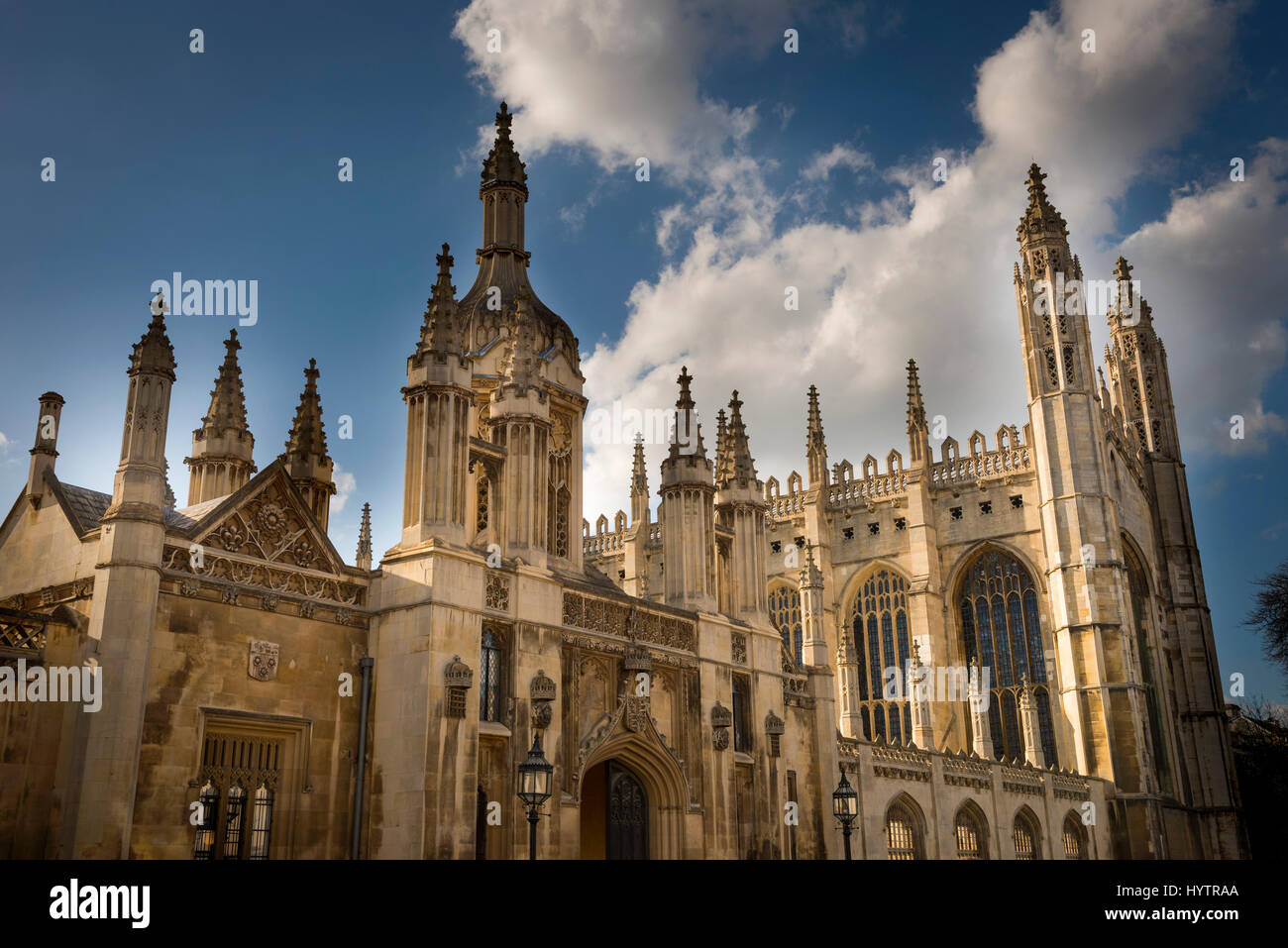 La entrada de Kings College, Universidad de Cambridge, Inglaterra, Reino Unido. Foto de stock