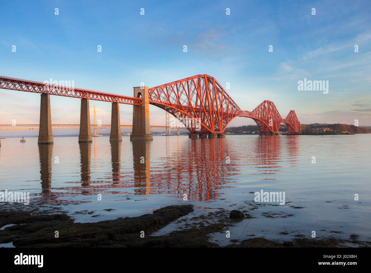 Puente ferroviario de Forth al amanecer Foto de stock