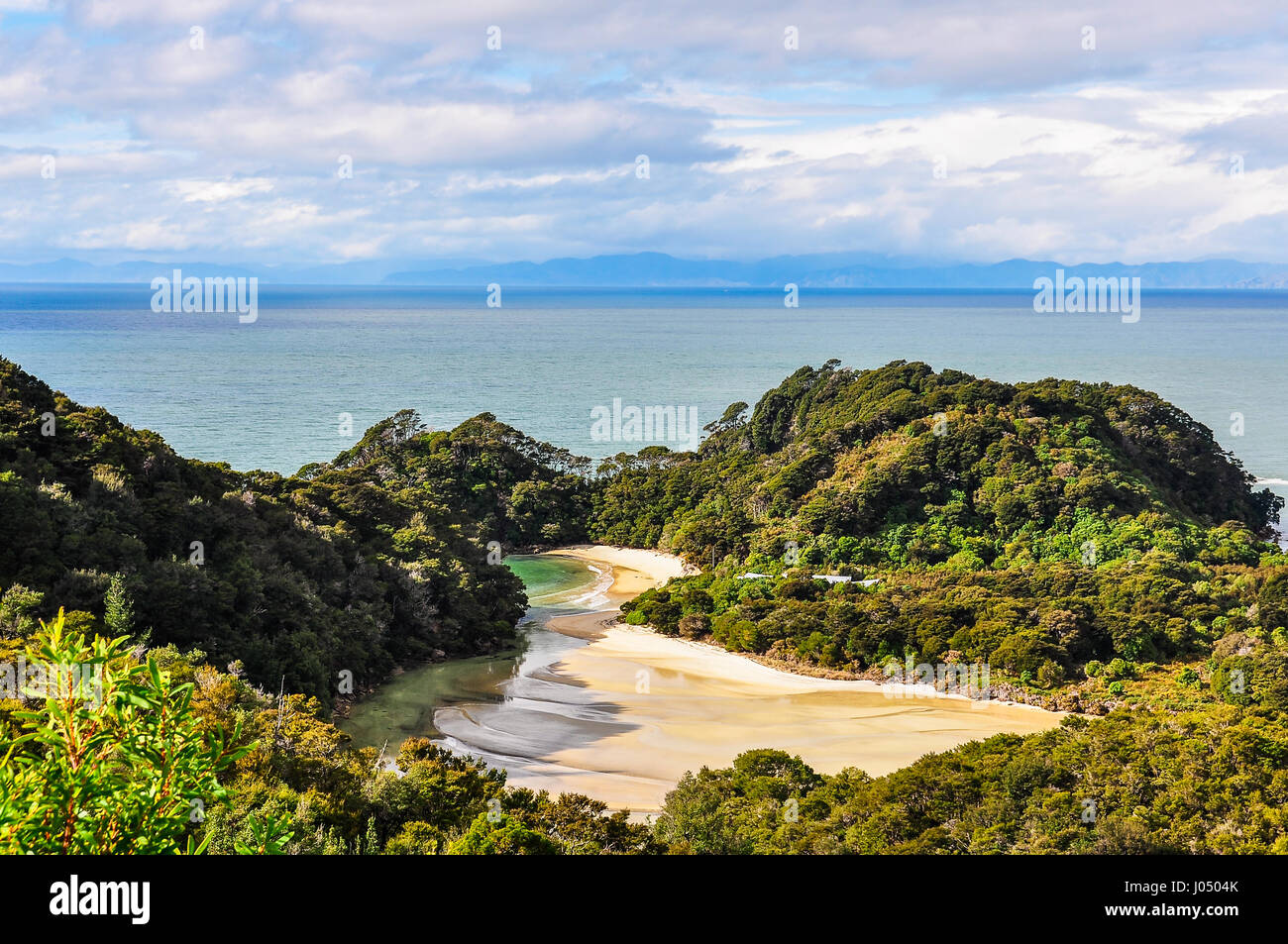 Apartada Bahía Francés en el Parque Nacional de Abel Tasman en Nueva Zelanda Foto de stock