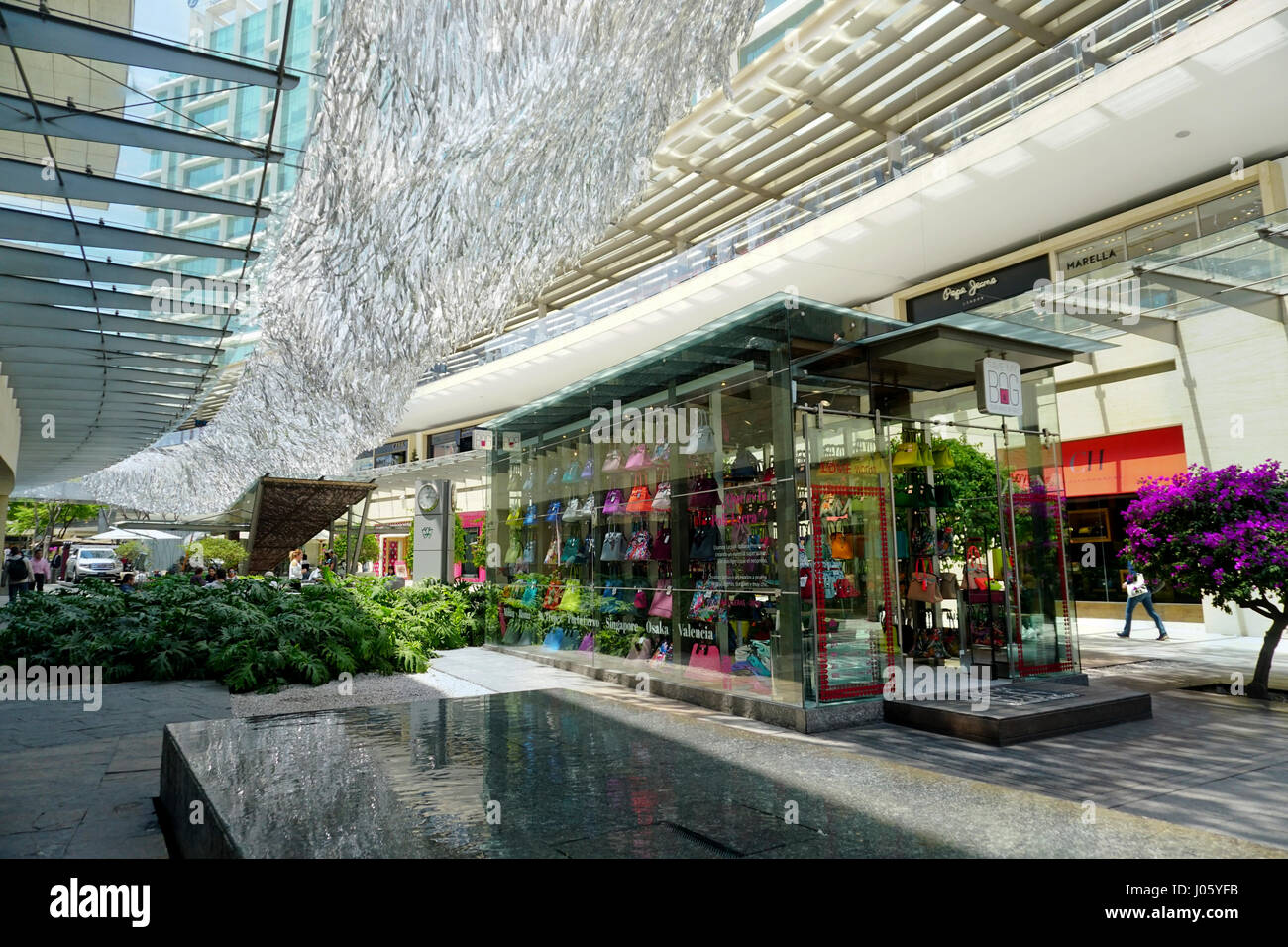 Mexico city mall fotografías e imágenes de alta resolución - Alamy