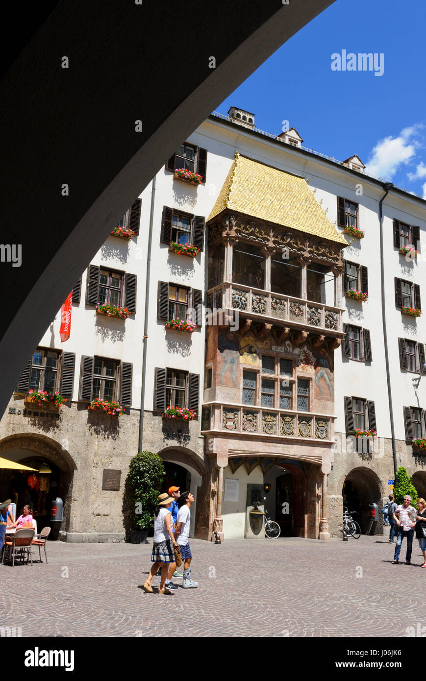 El histórico edificio de techo dorado, Old Town, en Innsbruck, Austria Foto de stock