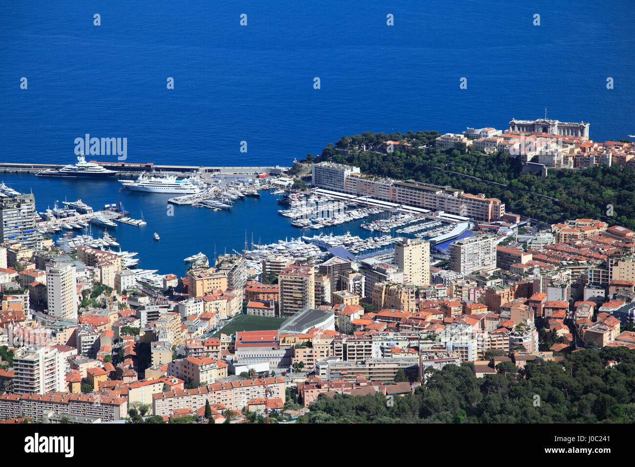 Le Rocher (la roca), Puerto Hércules, La Condamine, Mónaco, Cote d'Azur, el Mediterráneo Foto de stock