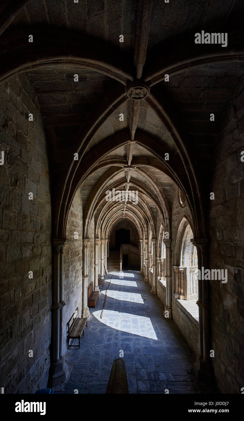 El claustro de la Catedral de Évora, Se Basílica Catedral de Nossa Senhora da Assuncao. Évora, Portugal. Foto de stock