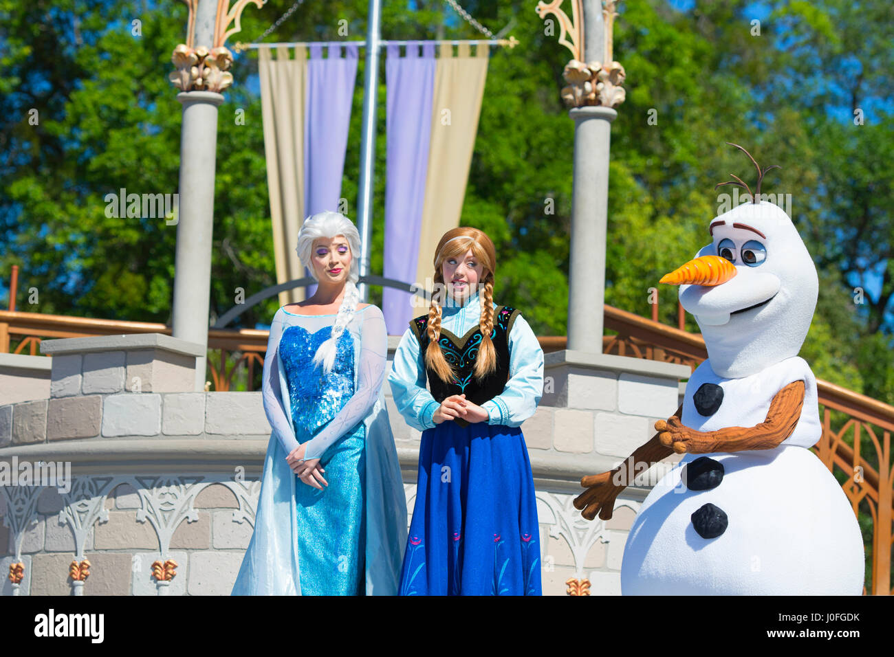 Elsa Anna Olaf personajes Disney Movie congelados, Disney World, Orlando, Florida Foto de stock