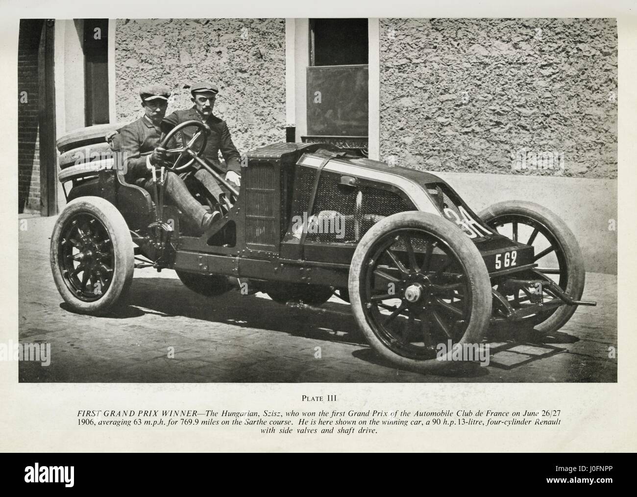 Primer Grand Prix ganador, Ferenc Szisz, en su coche ganador, un 90 hp, de 13 litros y 4 cilindros, Renault Foto de stock