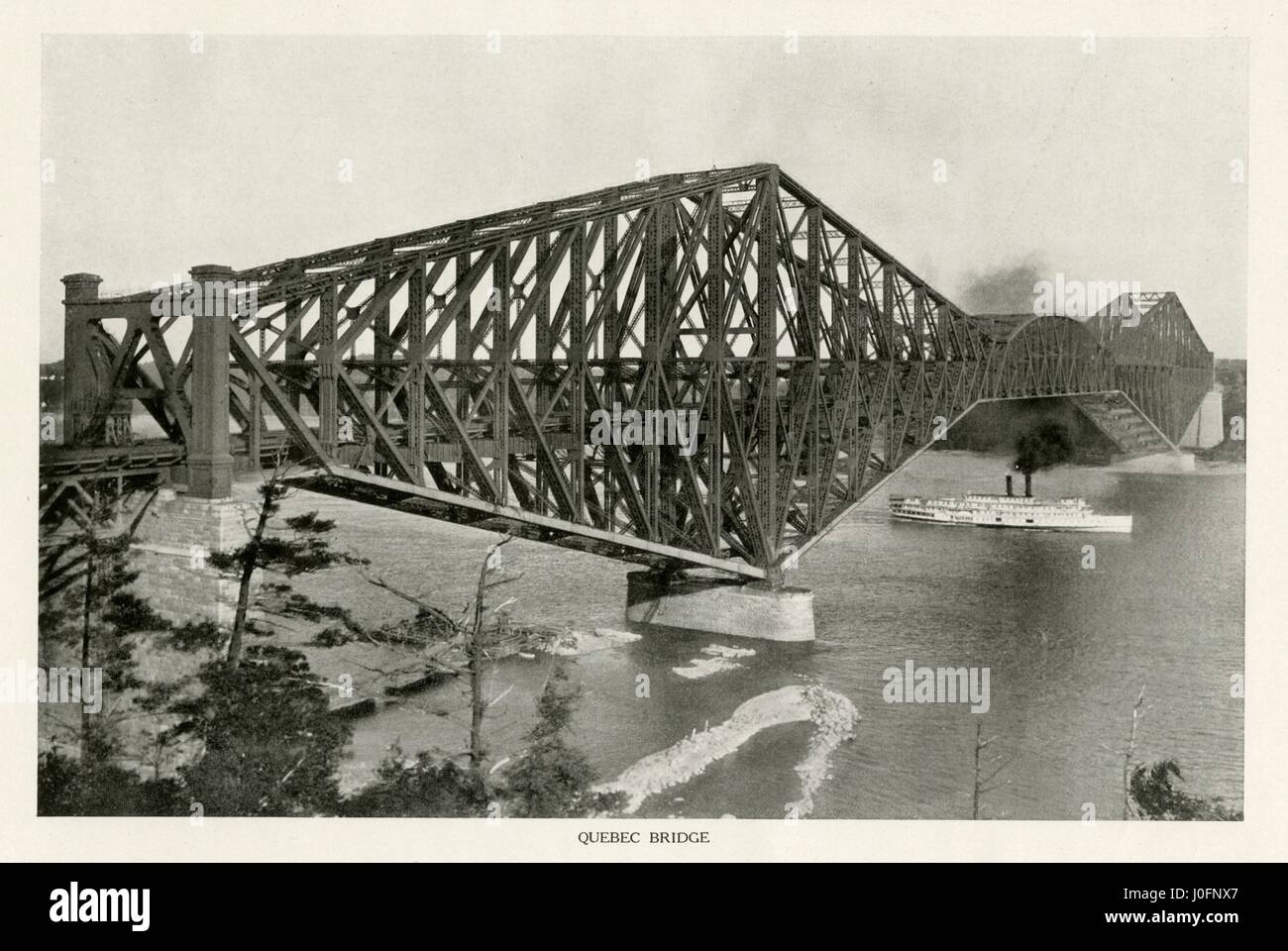 El puente de Québec. Un nuevo puente fue construido después del puente original se derrumbó en 1907 Foto de stock